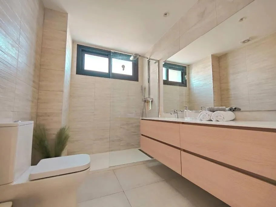 Luxury Golf & Private Garden Daire Estepona