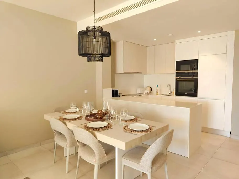 Luxury Golf & Private Garden Daire Estepona