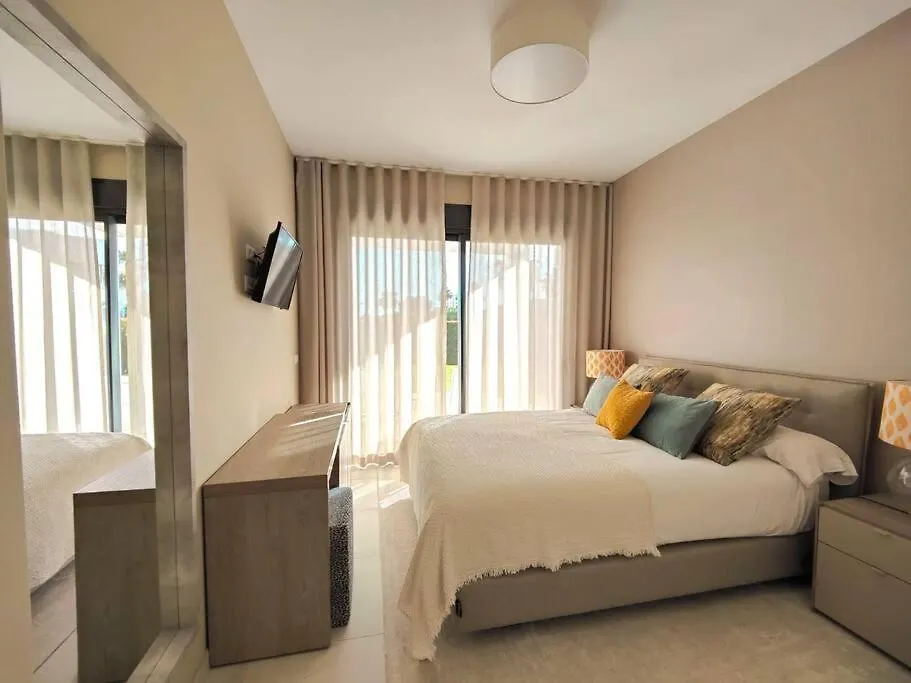 Luxury Golf & Private Garden Daire Estepona İspanya