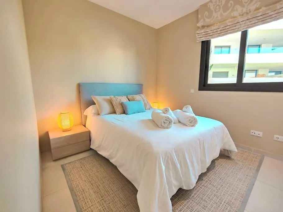 Luxury Golf & Private Garden Daire Estepona